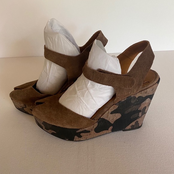 Nine West Suede Vintage Collection Wedge - Picture 8 of 8